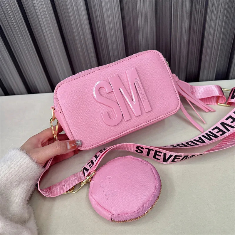 Fashionable Camera Bag with Wide Shoulder Strap for Every Occasion